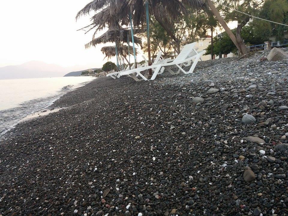Holiday Tolofona Beach Eratini Exterior photo